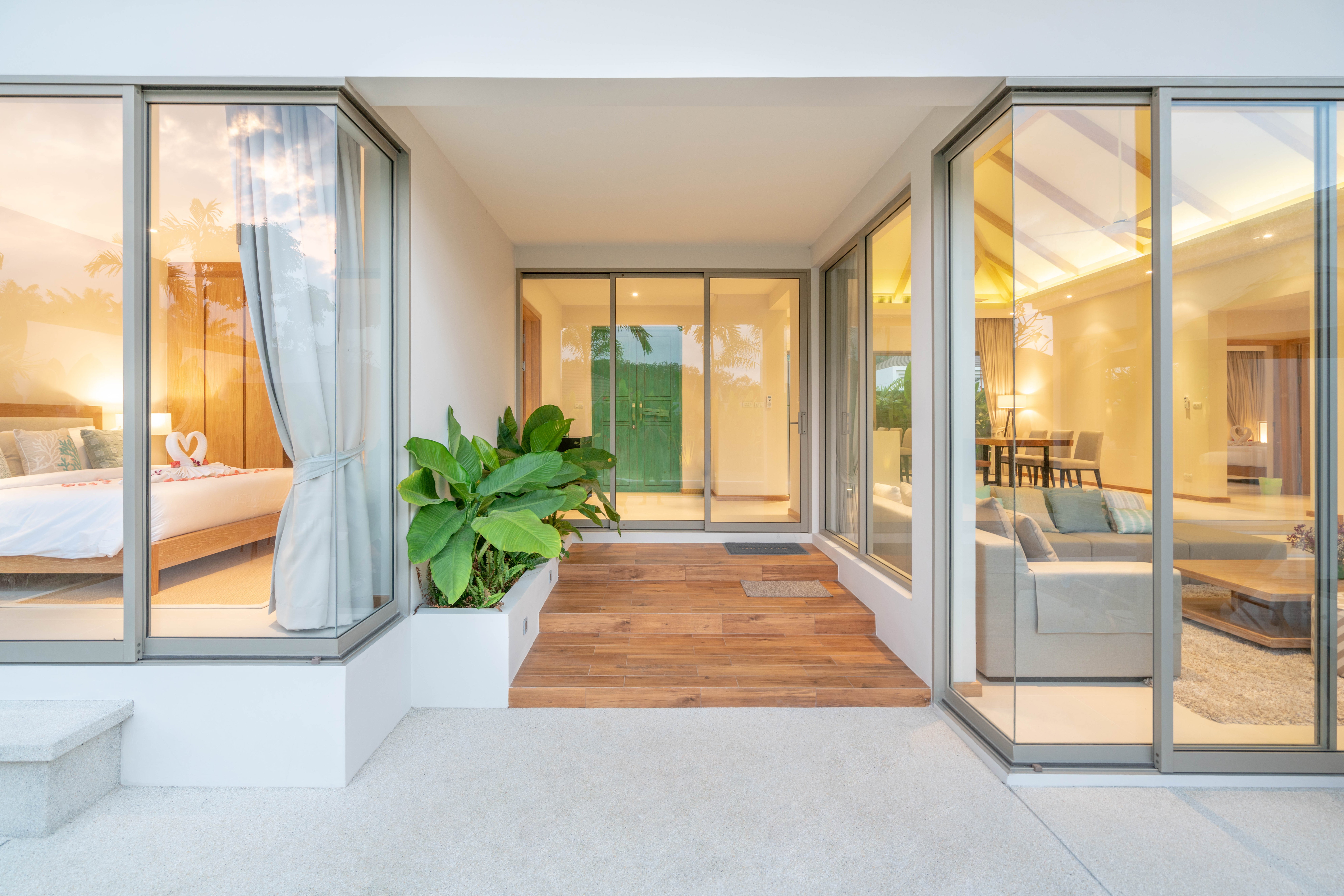 Premium Windows In Cold Spring, NY | Rockman Windows & Doors Large windows with thin frames in a luxury Putnam County home.